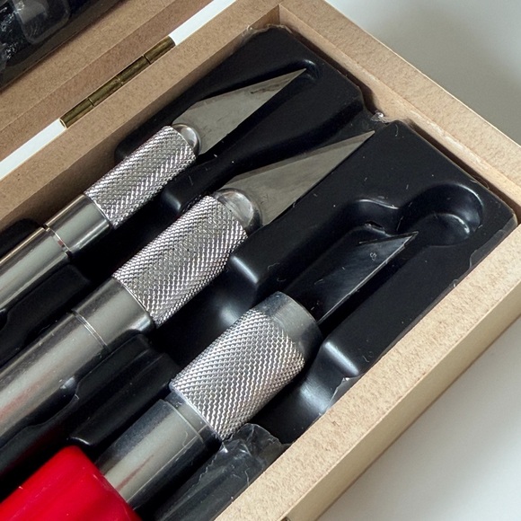 X-Acto Knife Set - 3 Knives 10 Unopened Blades with Wooden Box - Picture 4 of 9